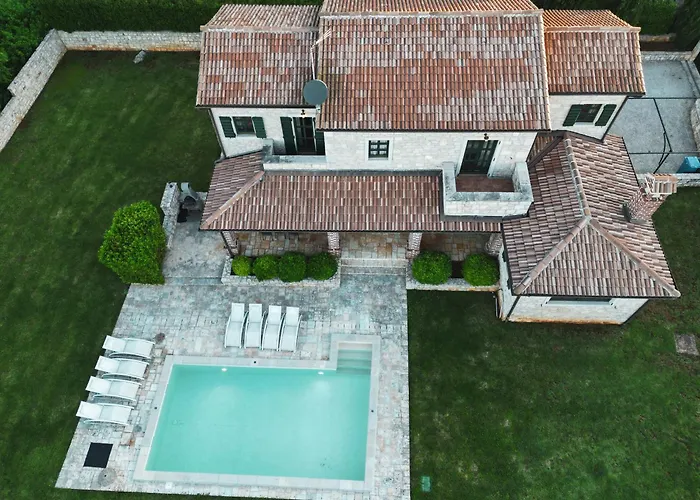 Villa Theblueview Near Porec *
